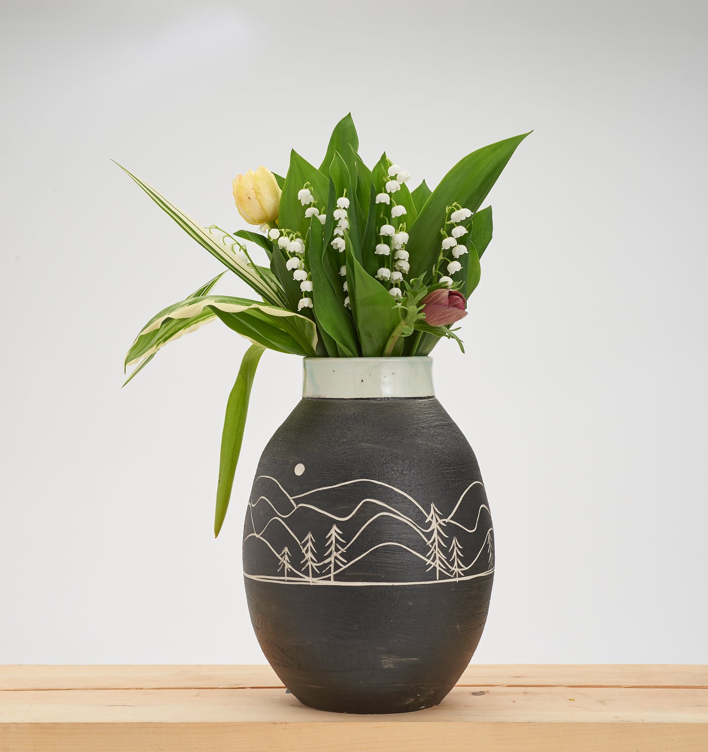 Medium Vase with Matt Black Surface and Wakefield Carving